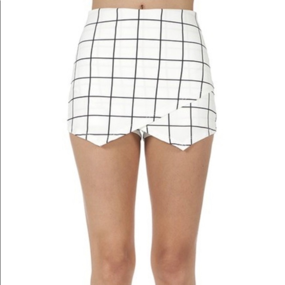 Black asymmetrical skort - Picture 3 of 6